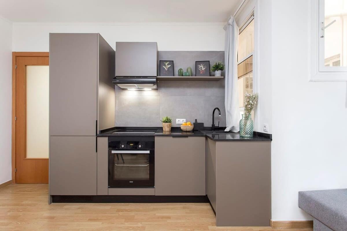 Sunny 3bd Only For Families In Poblenou Next To The Sea! Barcellona