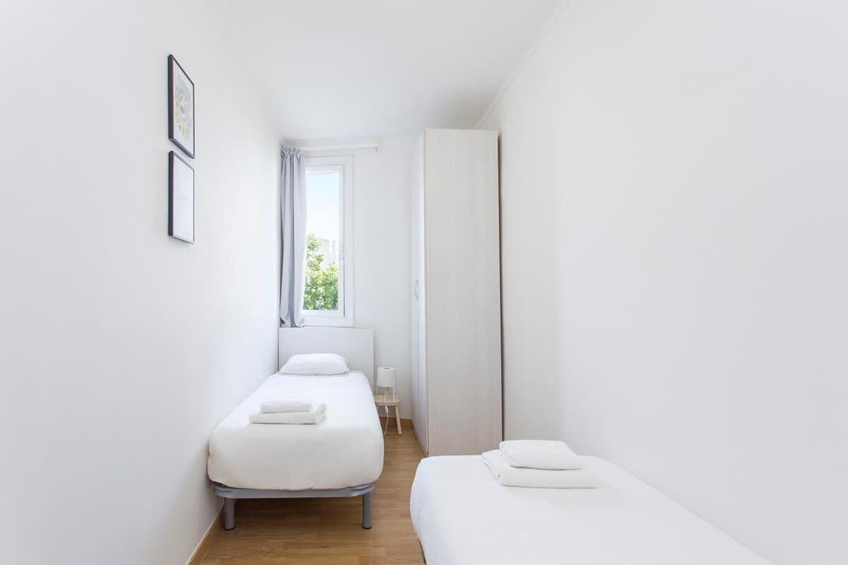 Sunny 3bd Only For Families In Poblenou Next To The Sea! Appartamento Barcellona