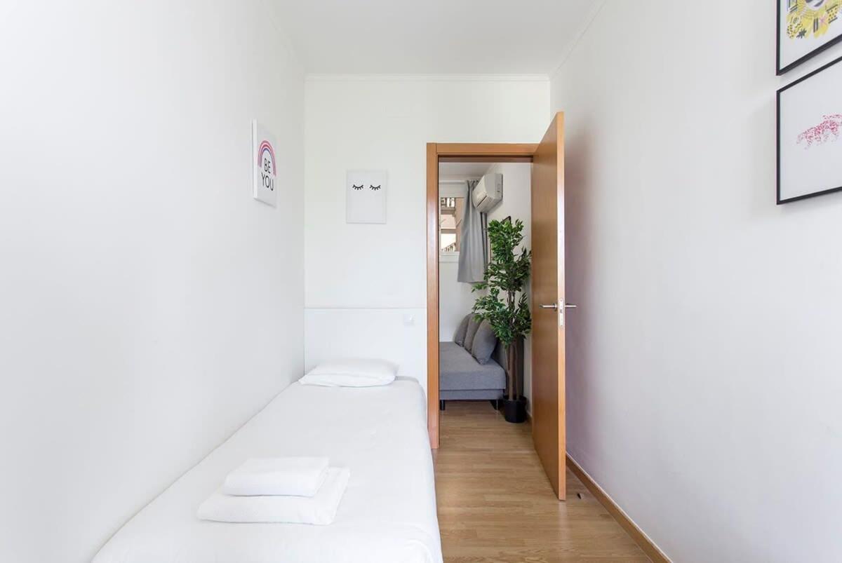 Sunny 3bd Only For Families In Poblenou Next To The Sea! Appartamento